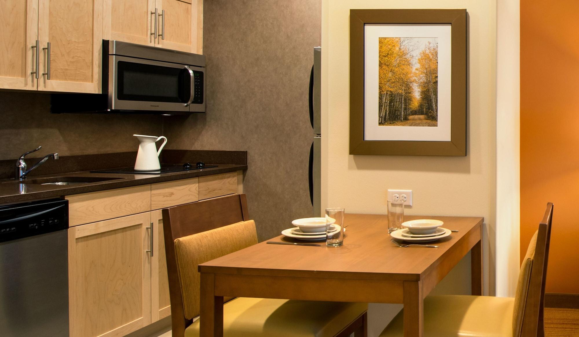 Homewood Suites By Hilton Winnipeg Airport - Polo Park Exterior photo