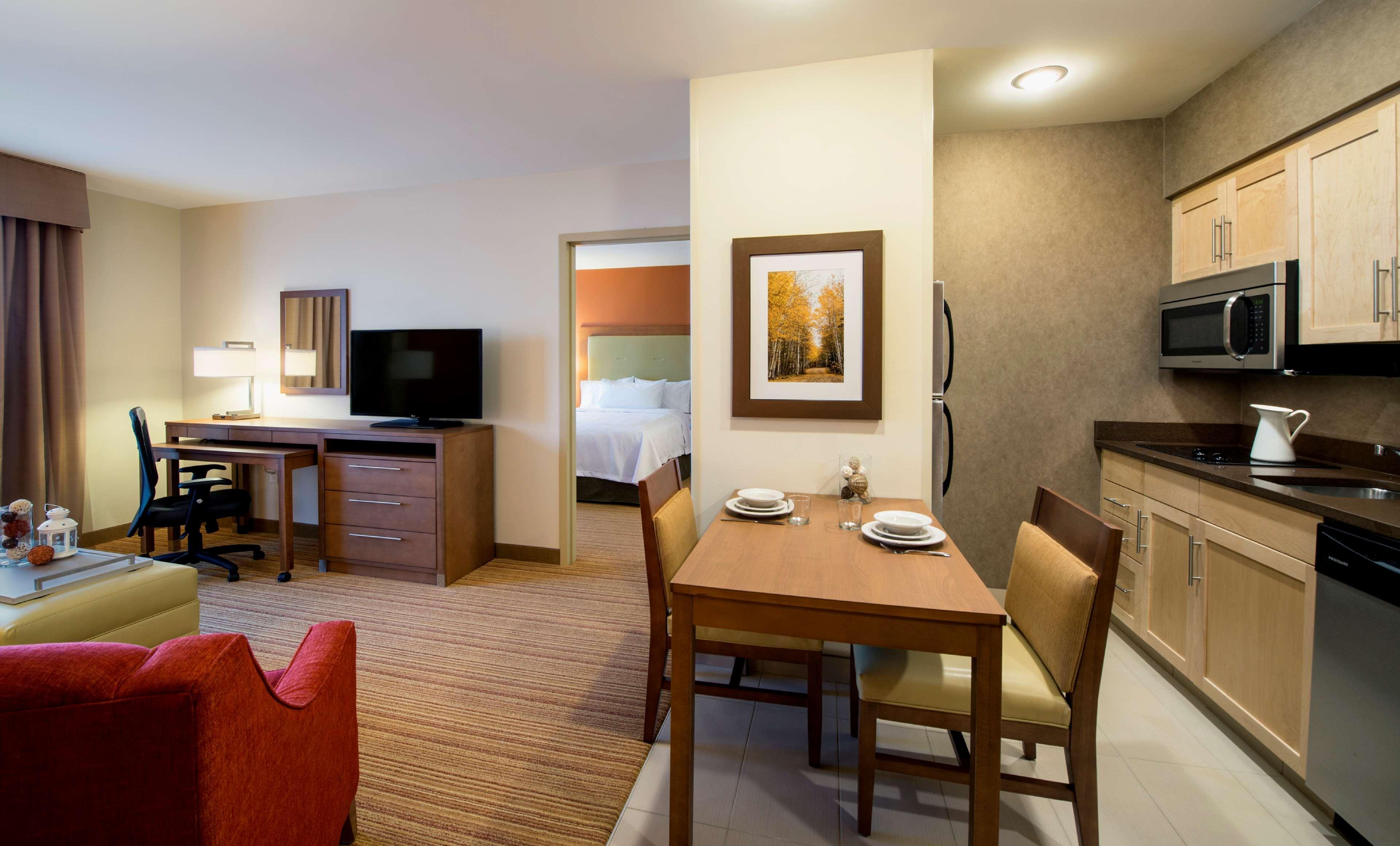 Homewood Suites By Hilton Winnipeg Airport - Polo Park Exterior photo