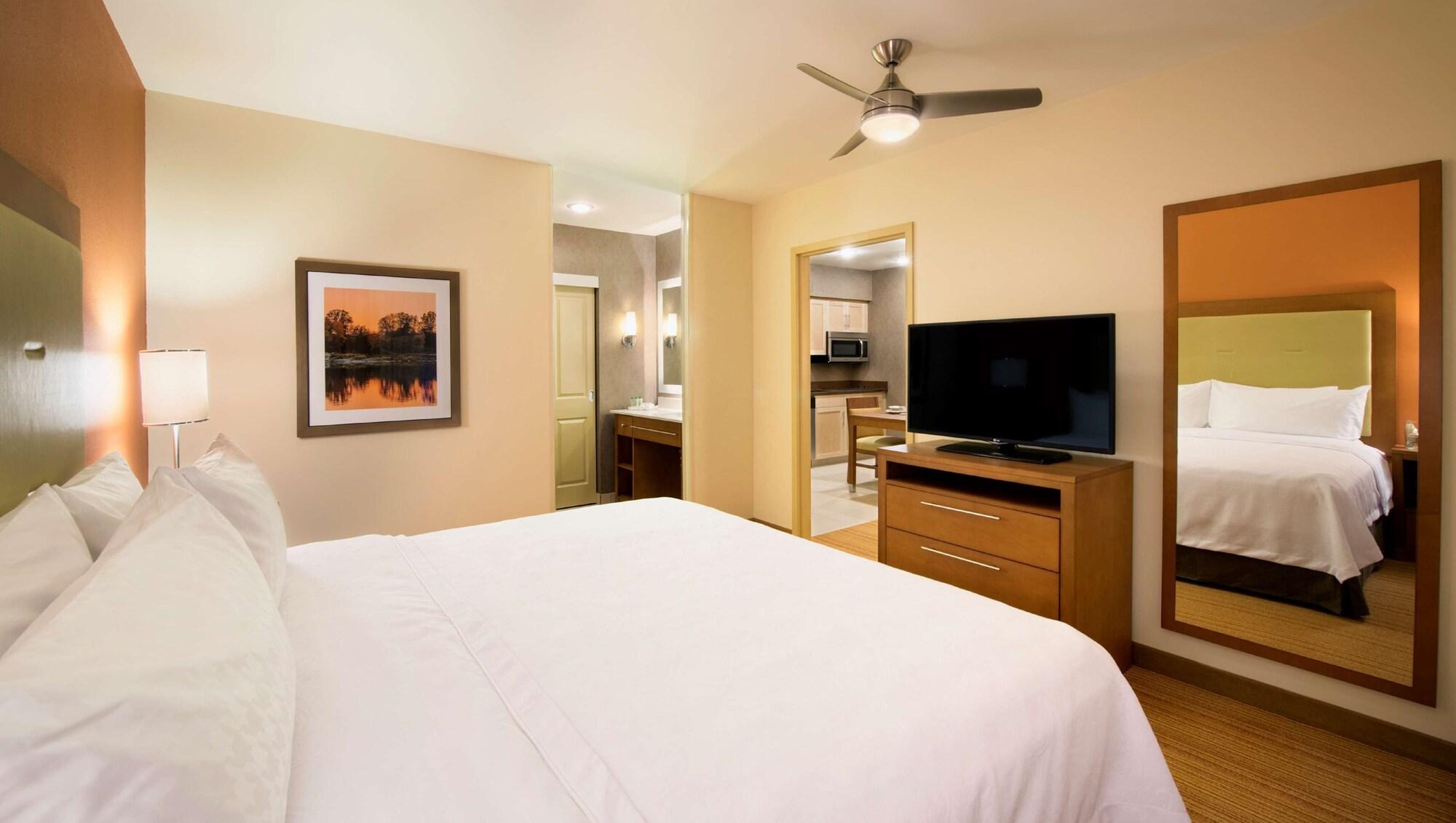 Homewood Suites By Hilton Winnipeg Airport - Polo Park Exterior photo