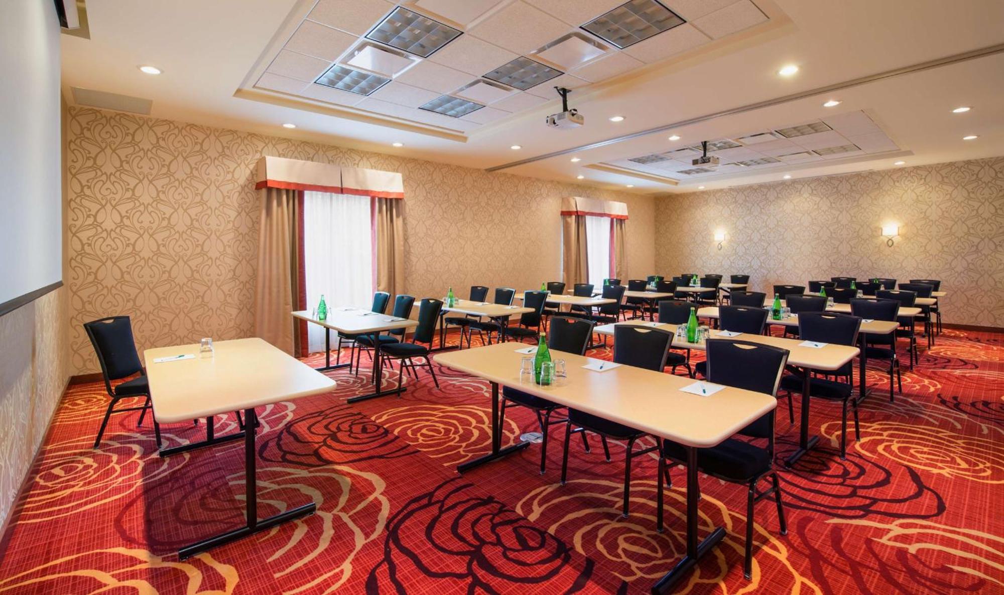 Homewood Suites By Hilton Winnipeg Airport - Polo Park Exterior photo