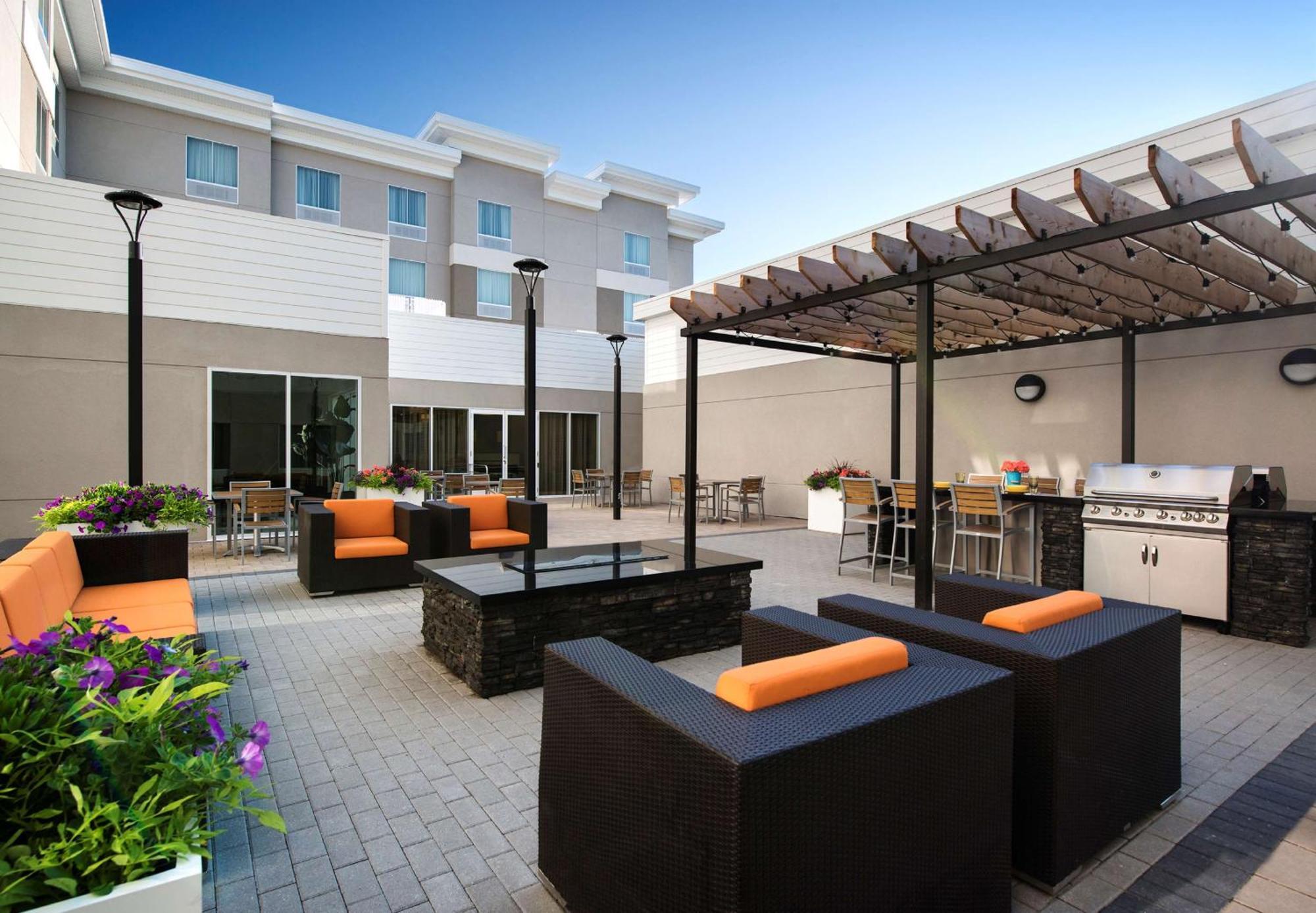 Homewood Suites By Hilton Winnipeg Airport - Polo Park Exterior photo