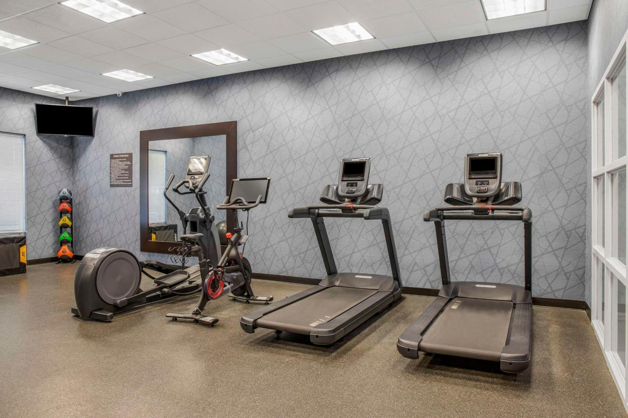 Homewood Suites By Hilton Winnipeg Airport - Polo Park Exterior photo
