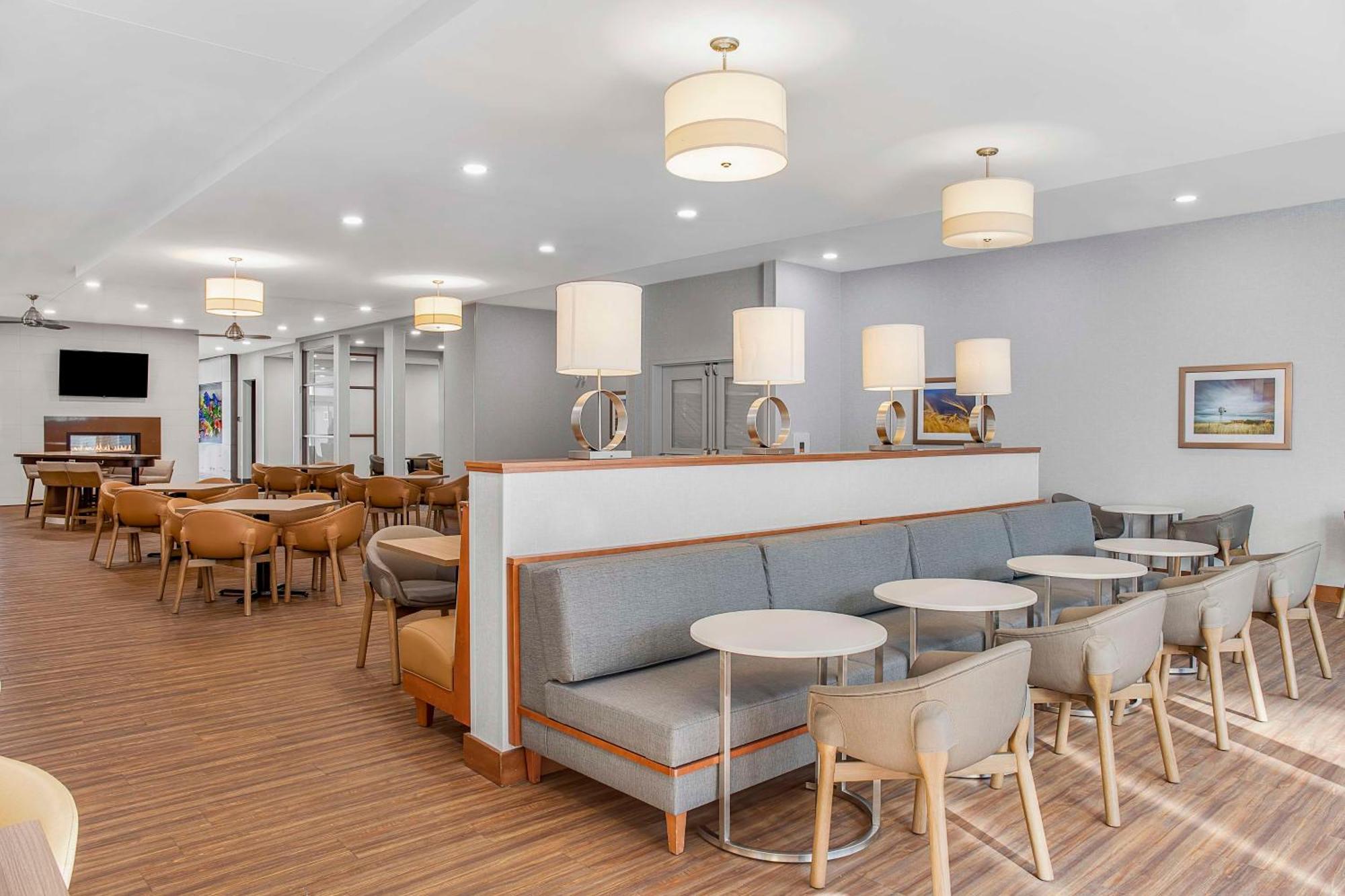 Homewood Suites By Hilton Winnipeg Airport - Polo Park Exterior photo