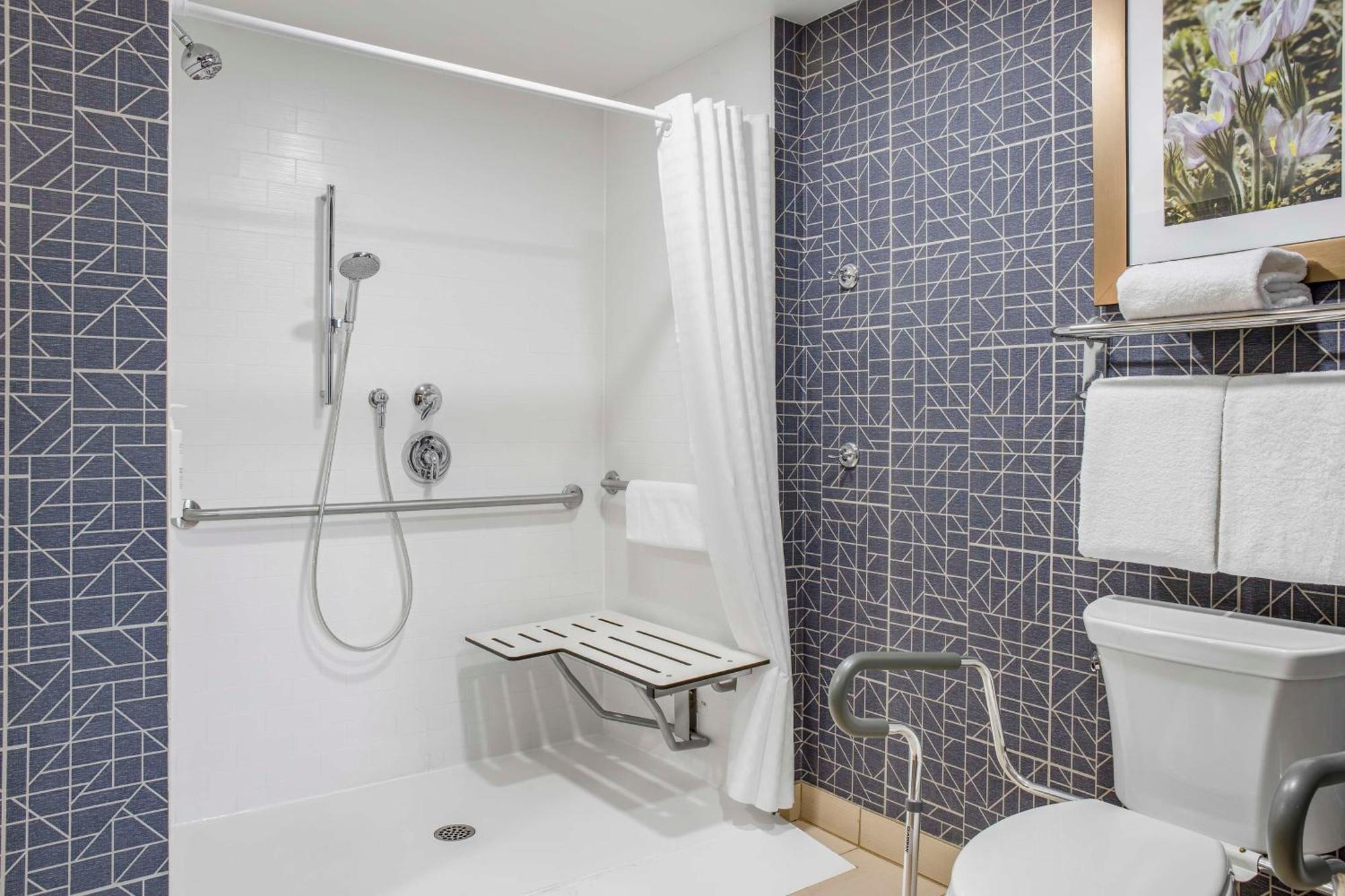 Homewood Suites By Hilton Winnipeg Airport - Polo Park Exterior photo