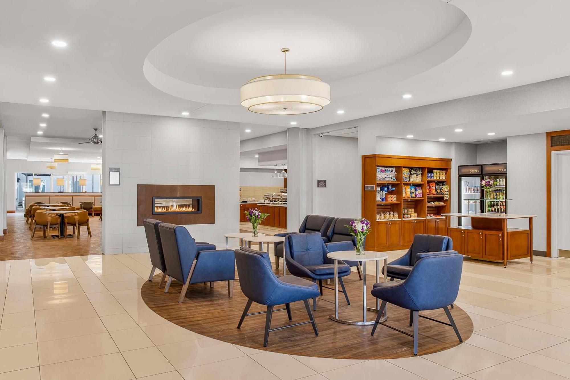 Homewood Suites By Hilton Winnipeg Airport - Polo Park Exterior photo
