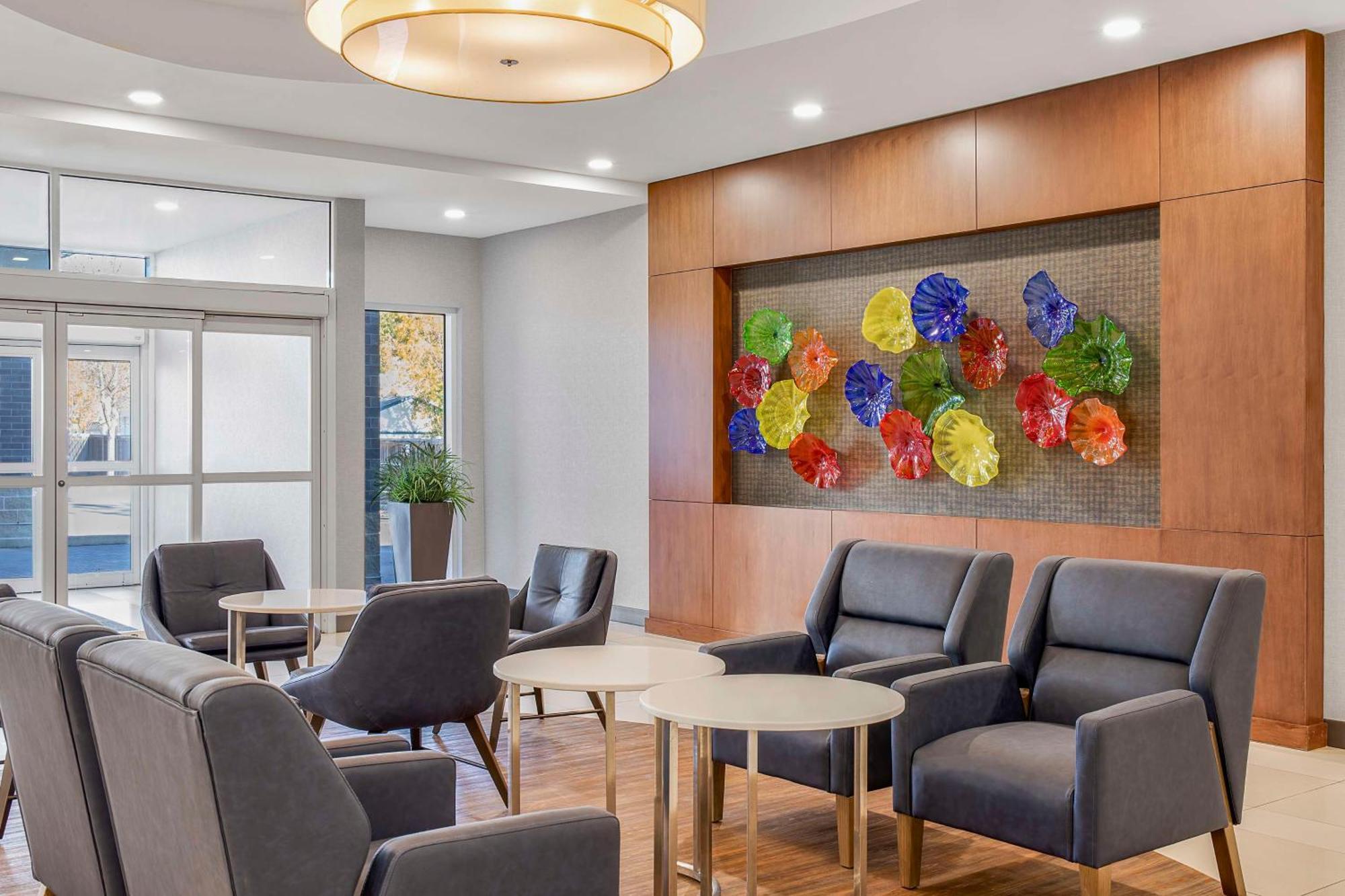 Homewood Suites By Hilton Winnipeg Airport - Polo Park Exterior photo